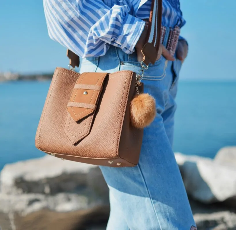 Women Hands-Free Style Companion